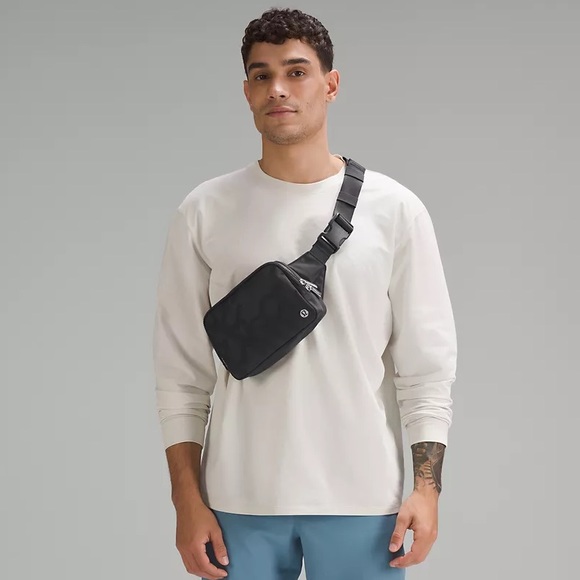 NEW Lululemon Everywhere Belt Bag Large 2L Black - Picture 6 of 6